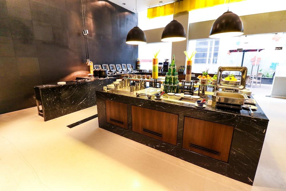 คีย์ ซีเล็ค ปิมปรี - บายเลม่อนทรีโฮเต็ล Hotel Pimpri-Chinchwad ภายนอก รูปภาพ